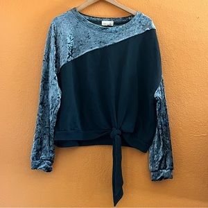 Super Cute Top By Mello Day